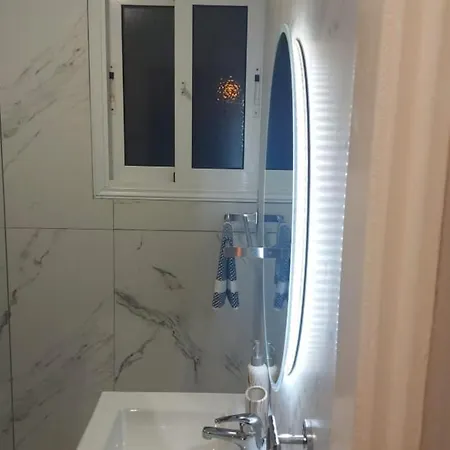 Artemis Panorama Chic Getaway Терсефану